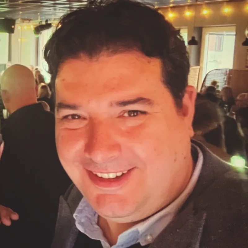 Portrett av Tom Chesterton